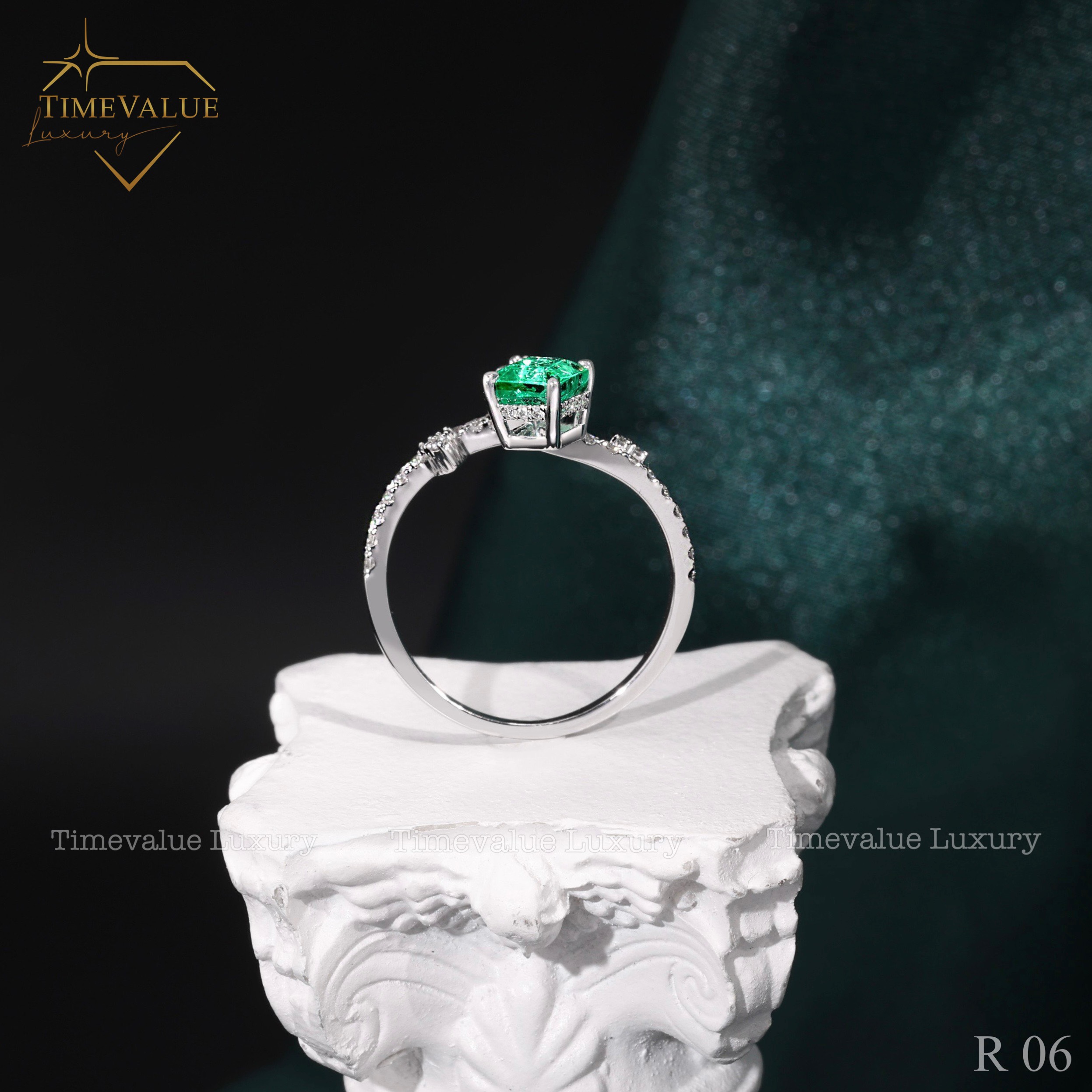 nhẫn kim cương nữ gắn đá Emerald r06 03