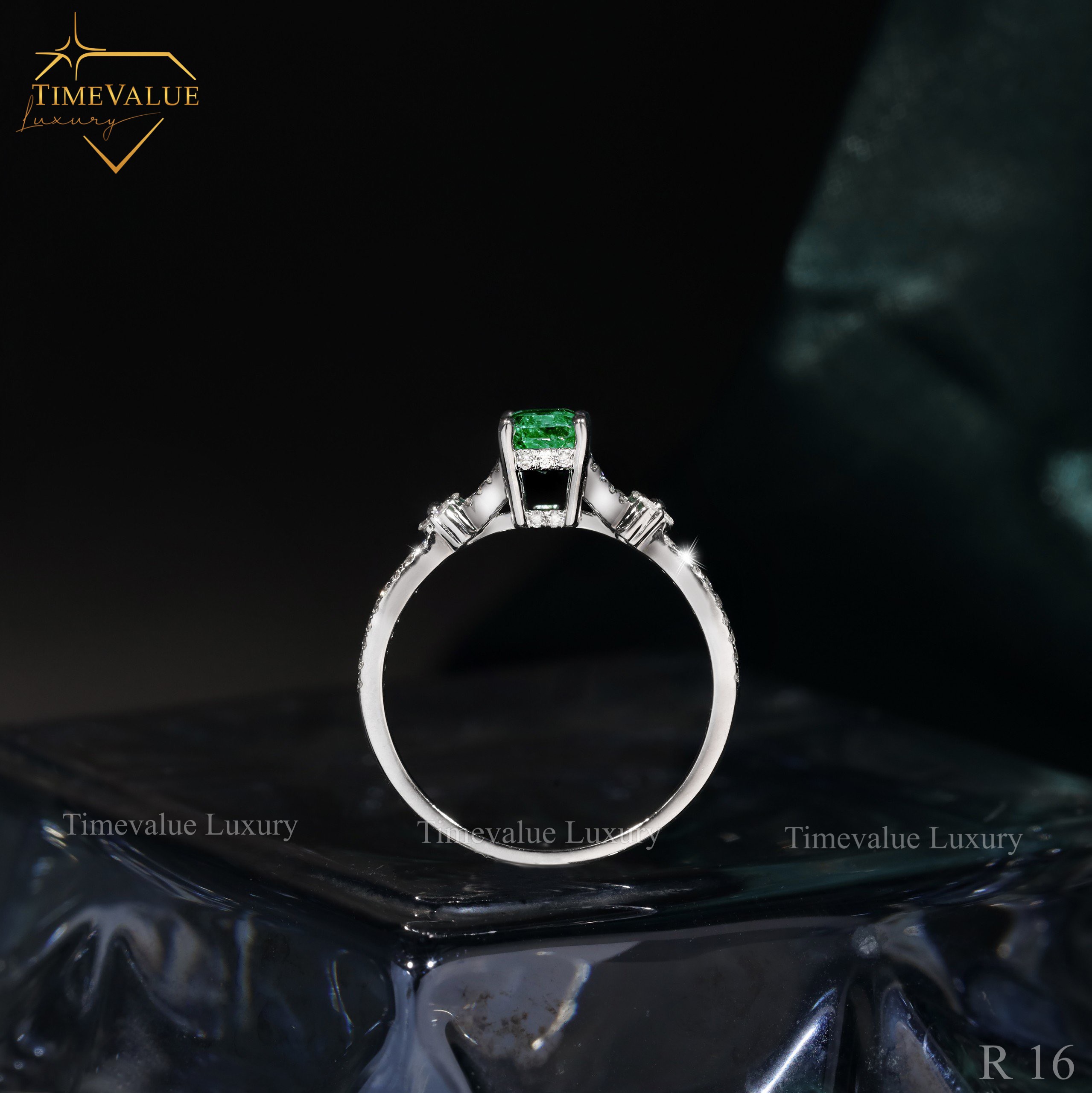 Nhẫn Kim cương Nữ gắn đá Emerald R16 04